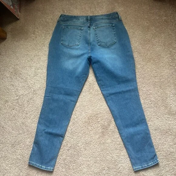 Time and Tru High‎ Rise Curvy Skinny Jeans - Picture 3 of 3